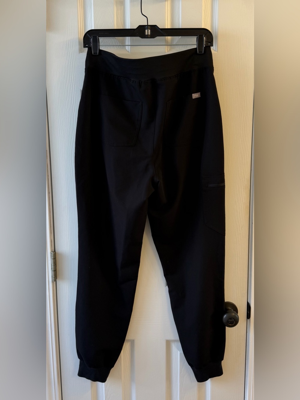 FIGS Women’s Scrub Set - Black - Catarina Top - M & Zamora Jogger Pants - M Reg - Picture 5 of 15